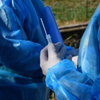 Κορωνοϊός: Νέο αρνητικό ρεκόρ με 4340 κρούσματα – 741 διασωληνωμένοι, 72 θάνατοι