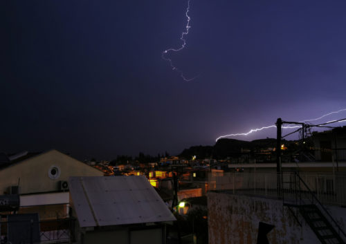 Μεγάλα ύψη βροχής έως σήμερα το πρωί, ιδίως στην Αττική