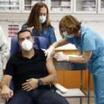 Κορωνοϊός: Εμβολιάστηκε ο Αλέξης Τσίπρας