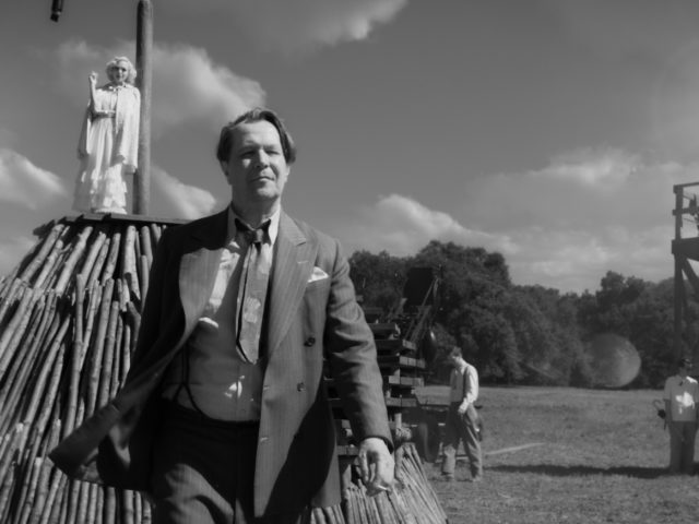 Στο Mank, ο Ντέιβιντ Φίντσερ Ξαναγράφει την Ιστορία του Χόλιγουντ