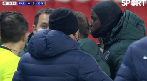 «Γιατί με αποκάλεσες νέγρο; Γιατί;»: Διακοπή στο ματς Παρί Σεν Ζερμέν-Μπασακσεχίρ [ΒΙΝΤΕΟ]