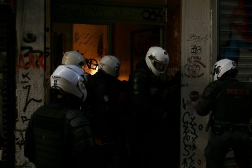 Μ. Χρυσοχοϊδης: «Θέλω να προειδοποιήσω και να ενημερώσω. Θα συνεχίσουμε». Για αστυνομοκρατία μιλά η αντιπολίτευση