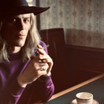 Ο Τζόνι Φλιν δέχθηκε πολλά «μηνύματα μίσους» για τον ρόλο του ως Ντέιβιντ Μπόουι