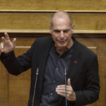 Βαρουφάκης για Μπάιντεν: Εκπρόσωπος της ίδιας ολιγαρχίας που ευθύνεται για τον Τραμπισμό