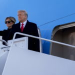 ΗΠΑ: Υπό τους ήχους του «My Way» του Φρανκ Σινάτρα απογειώθηκε το Air Force One που μεταφέρει μακριά από την Ουάσινγκτον τον Τραμπ (ΒΙΝΤΕΟ)