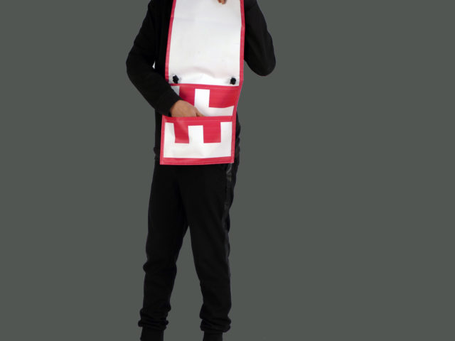 Streets Of Athens: Όταν ο Παντελής Μάκκας γοητεύτηκε από ένα πανηγυριώτικο banner ξεκίνησε ένα brand με τσάντες πόλης