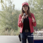 ΗΠΑ: Νεοεκλεγείσα βουλευτής των Ρεπουμπλικάνων δηλώνει ότι θα πηγαίνει στο Κογκρέσο με το όπλο της [ΒΙΝΤΕΟ]