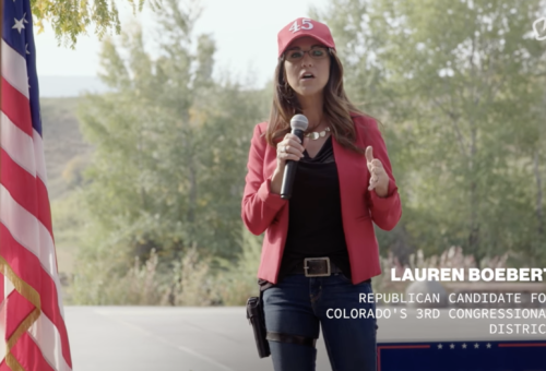 ΗΠΑ: Νεοεκλεγείσα βουλευτής των Ρεπουμπλικάνων δηλώνει ότι θα πηγαίνει στο Κογκρέσο με το όπλο της [ΒΙΝΤΕΟ]