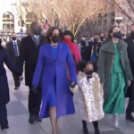 Η ανιψιά της Κάμαλα Χάρις και ο σύζυγός της έκλεψαν την παράσταση στην ορκωμοσία και έγιναν το απόλυτο viral [ΕΙΚΟΝΕΣ]