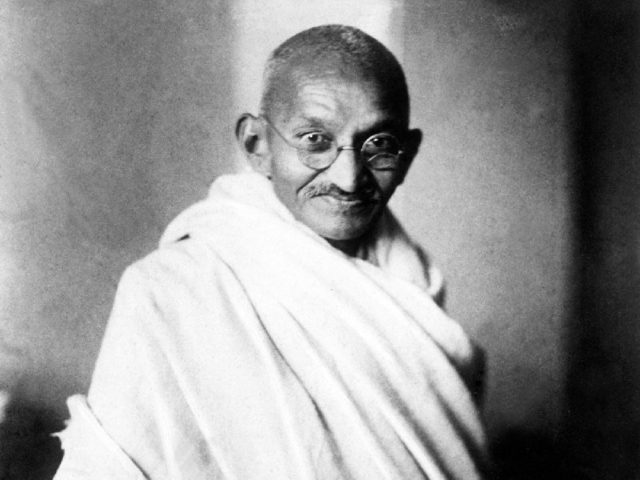 Στις 30 Ιανουαρίου του 1948 δολοφονείται στο Νέο Δελχί ο Μαχάτμα Γκάντι