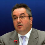 Μόσιαλος: «Tο εμβόλιο της Pfizer είναι εξαιρετικά αποτελεσματικό για τους ηλικιωμένους και τις ευπαθείς ομάδες»