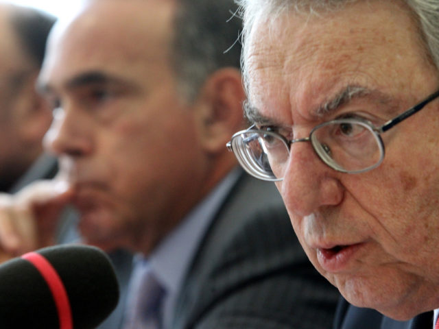 Γ. Μπαμπινιώτης: Να κληθούν να καταθέσουν οι 285 απόφοιτοι του Αρσακείου «ένας-ένας»