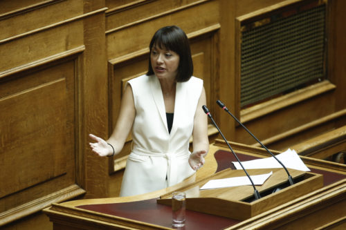 Ν. Γιαννακοπούλου: Συντηρητικές και προσβλητικές οι απόψεις του κ. Τσιάρα για χιλιάδες παιδιά και γονείς