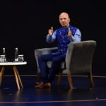 Ο Τζεφ Μπέζος αποχωρεί από το «τιμόνι» της Amazon