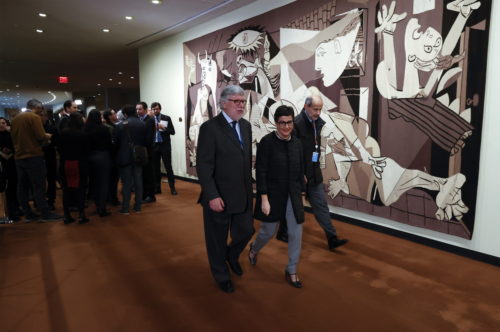 Η οικογένεια Ροκφέλερ απέσυρε από την έδρα του ΟΗΕ ταπετσαρία με την Γκερνίκα του Πικάσο