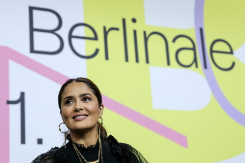 Η Salma Hayek μιλά για την τραυματική της εμπειρία στα γυρίσματα ερωτικής σκηνής