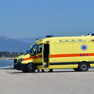 Σοβαρό τροχαίο στην Αθηνών – Σουνίου: Νεκρή 31χρονη γυναίκα