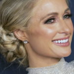 Πάρις Χίλτον: «Στο σχολείο με έστελναν στην απομόνωση χωρίς ρούχα» [ΒΙΝΤΕΟ]