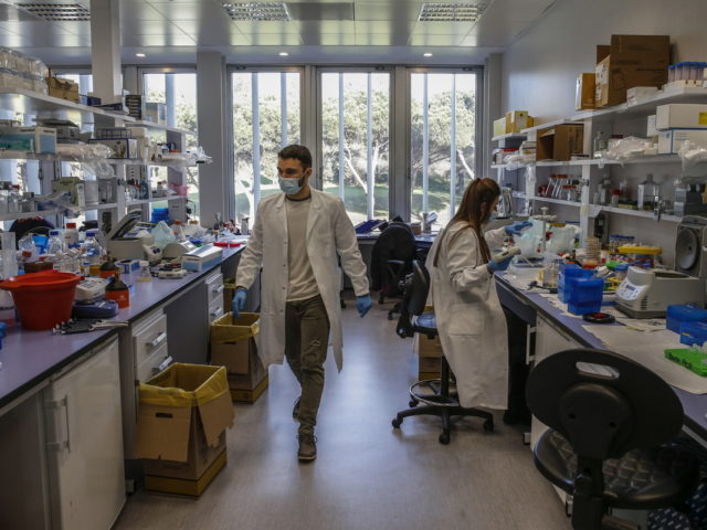 «Τείχος ανοσίας»: Πέντε λόγοι που είναι δύσκολο να «χτιστεί»