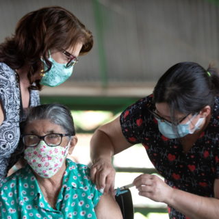 Κορωνοϊός: Ο αριθμός των εμβολιασμών ξεπέρασε σε αριθμό τα επιβεβαιωμένα κρούσματα στη Γη