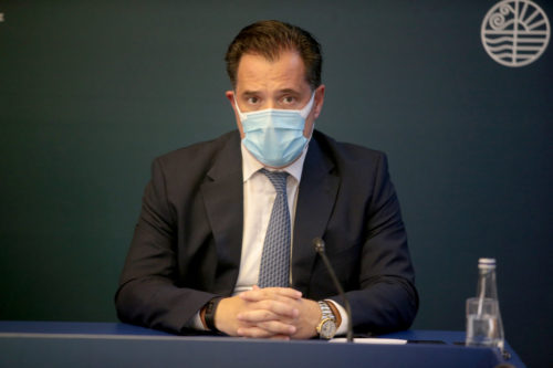 Νέα μέτρα και εστίαση μόνο για εμβολιασμένους προανήγγειλε ο Άδωνις Γεωργιάδης