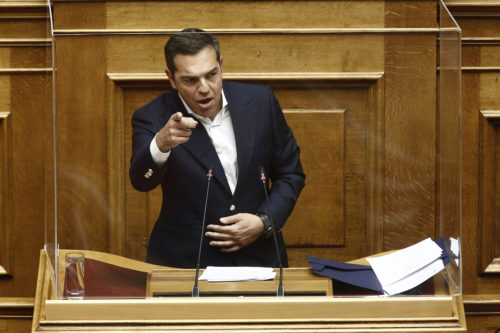 Τσίπρας: «Ύβρη στις σημερινές και τις επόμενες γενιές Ελληνίδων και Ελλήνων» το ασφαλιστικό νομοσχέδιο