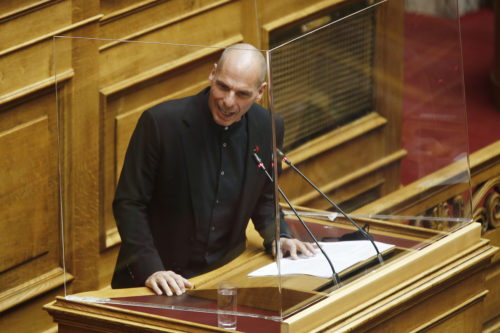 Γ. Βαρουφάκης-Βουλή: «Χτίζετε λιθαράκι- λιθαράκι δικτατορία με κοινοβουλευτικό μανδύα»