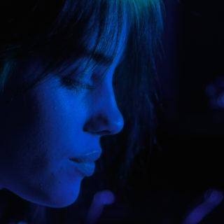 Ο κόσμος της Billie Eilish αποκαλύπτεται στο μαραθώνιο ντοκιμαντέρ The World’s A Little Blurry