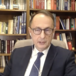 Σύψας: «Ο ιός μας υπαγορεύει τις αποφάσεις που παίρνουμε και είναι απρόβλεπτος»