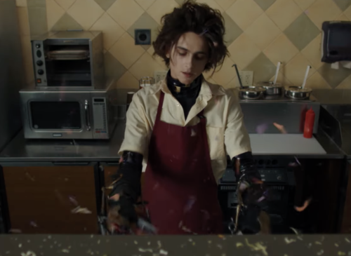 Ο Τιμοτέ Σαλαμέ μεταμορφώνεται σε «Ψαλιδοχέρη» [ΒΙΝΤΕΟ]