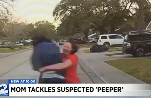 Σούπερ-μαμά κάνει τάκλιν στον άνδρα που παρενοχλούσε την κόρη της [ΒΙΝΤΕΟ]