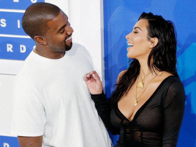 Η Kim Kardashian υπέβαλε αίτηση διαζυγίου από τον Kanye West