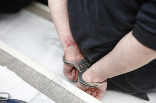 Απρόκλητη επίθεση της αστυνομίας μέσα σε λαϊκή στο Χαλάνδρι [ΒΙΝΤΕΟ]