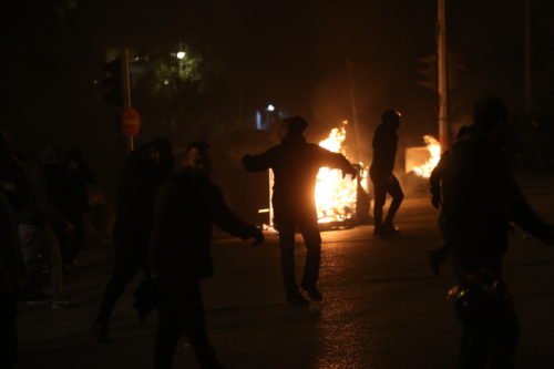 Παραδόθηκε οπτικό υλικό στην ΕΛ.ΑΣ. από τον ξυλοδαρμό της γυναίκας από αστυνομικό στη Ν. Σμύρνη