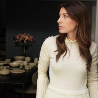 Οι Έλληνες σεφ επιλέγουν να σερβίρουν τις δημιουργίες τους στα πιάτα της Αντιγόνης Οικονομίδου