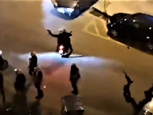 Νέα Σμύρνη: Επεισόδια, τραυματισμοί, χαστούκια και απειλές από αστυνομικούς [ΒΙΝΤΕΟ]