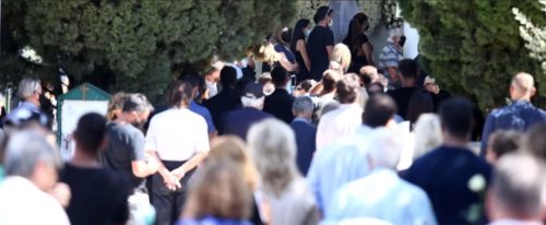 2.000 άτομα σε κηδεία πνευματικού στη Δράμα