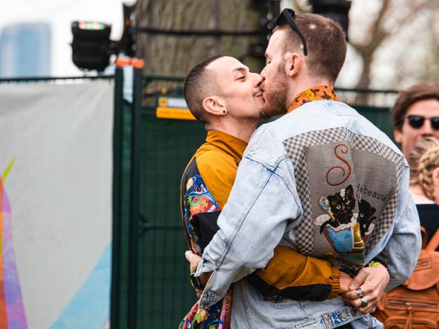 Gallup: 1 στους 6 ενήλικες της Generation Z δεν αυτοπροσδιορίζεται ως ετεροφυλόφιλο άτομο