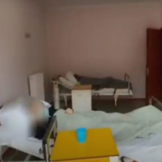 Δραματικά βίντεο από την «αποθήκη με ασθενείς κορωνοϊού» στο Δρομοκαΐτειο