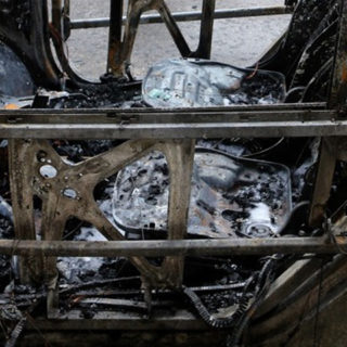 Καισαριανή: Εμπρηστική επίθεση σε αντιπροσωπεία αυτοκινήτων