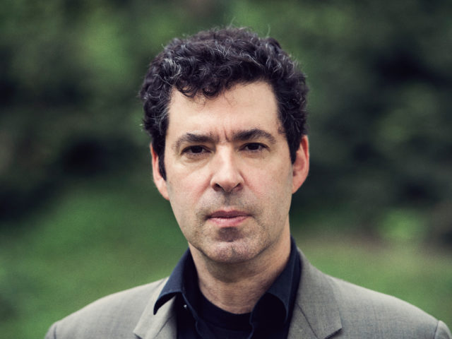 Τζέισον Στάνλεϊ: «Είναι τρομακτικό που οι Έλληνες έχετε δεχθεί να είστε η συνοριακή αστυνομία της Ευρώπης»