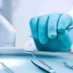 Ηράκλειο: Επίθεση με φαλτσέτα και σφυρί σε οδοντίατρο από ασθενή του