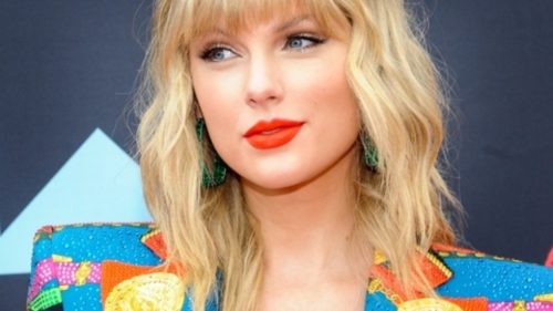 Η Τέιλορ Σουίφτ κατέρριψε ρεκόρ των Beatles στο Ηνωμένο Βασίλειο