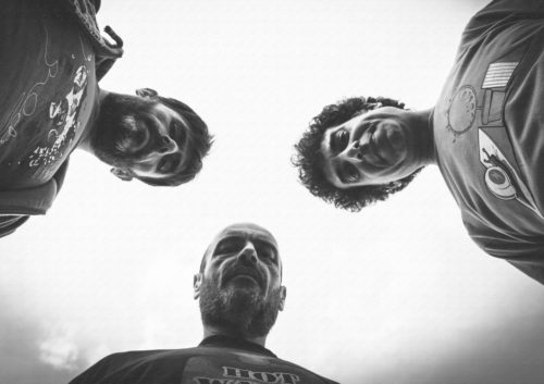 Τα Υπόγεια Ρεύματα αφιερώνουν τον νέο δίσκο τους στον Χαράλαμπο Ανεστόπουλο που χάθηκε άδικα και πρόωρα το περασμένο Σαββατόβραδο