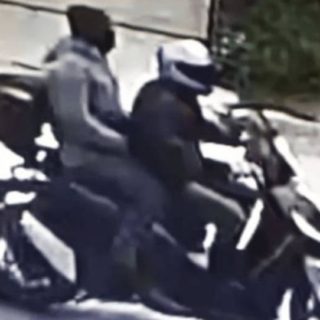 Γιώργος Καραϊβάζ: Στη δημοσιότητα βίντεο με τους εκτελεστές του πάνω στη μηχανή