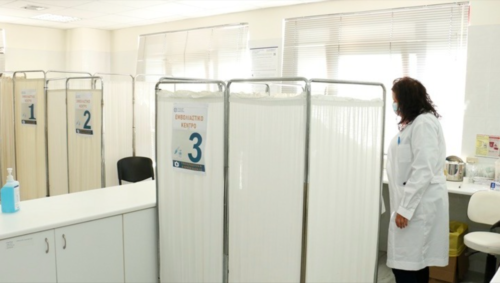 Σε λειτουργία από σήμερα τα δύο νέα mega εμβολιαστικά κέντρα σε Ελληνικό και Περιστέρι