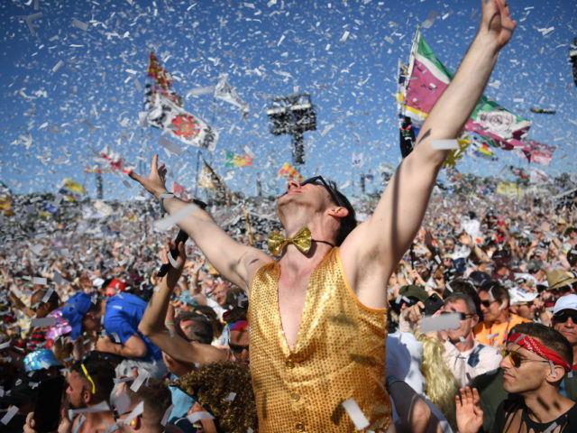 To Φεστιβάλ του Glastonbury λαμβάνει κυβερνητική επιχορήγηση για την επιβίωσή του
