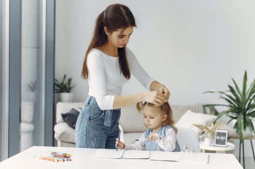 Πως μια απλή διόρθωση στο LinkedIn μπορεί να βοηθήσει εκατομμύρια γυναίκες να ξαναβρούν δουλειά