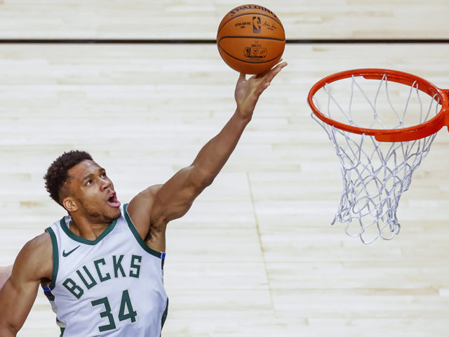 Οι Μιλγουόκι Μπακς δίνουν ένα εμβόλιο κατά του κορωνοϊού σε κάθε εισιτήριο του αγώνα με τους Νετς