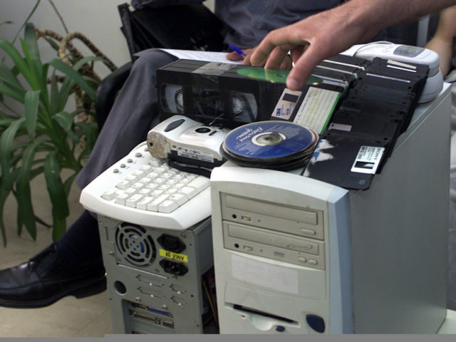 Θεσσαλονίκη: Σύλληψη διευθυντή δημοτικού σχολείου για ασέλγεια σε ανήλικο και κατοχή υλικού παιδικής πορνογραφίας